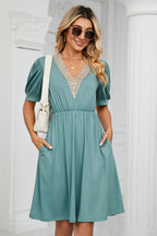 Contrast V-neck Puff Sleeve Pocket Dress