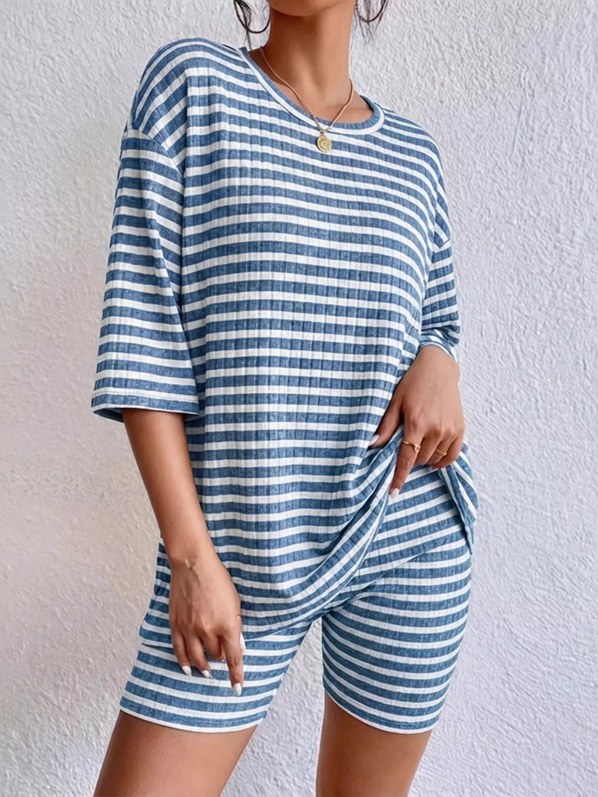 Striped Round Neck Top Shorts Set (13)