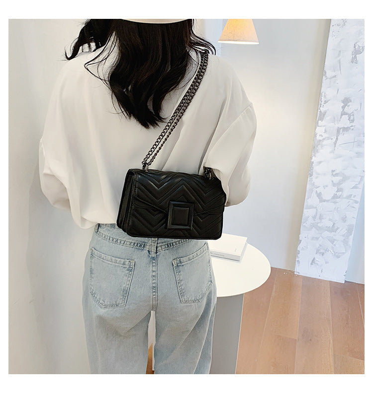 One-shoulder Chain Bag Embroidery Thread Crossbody variant CJNS137135001AZ