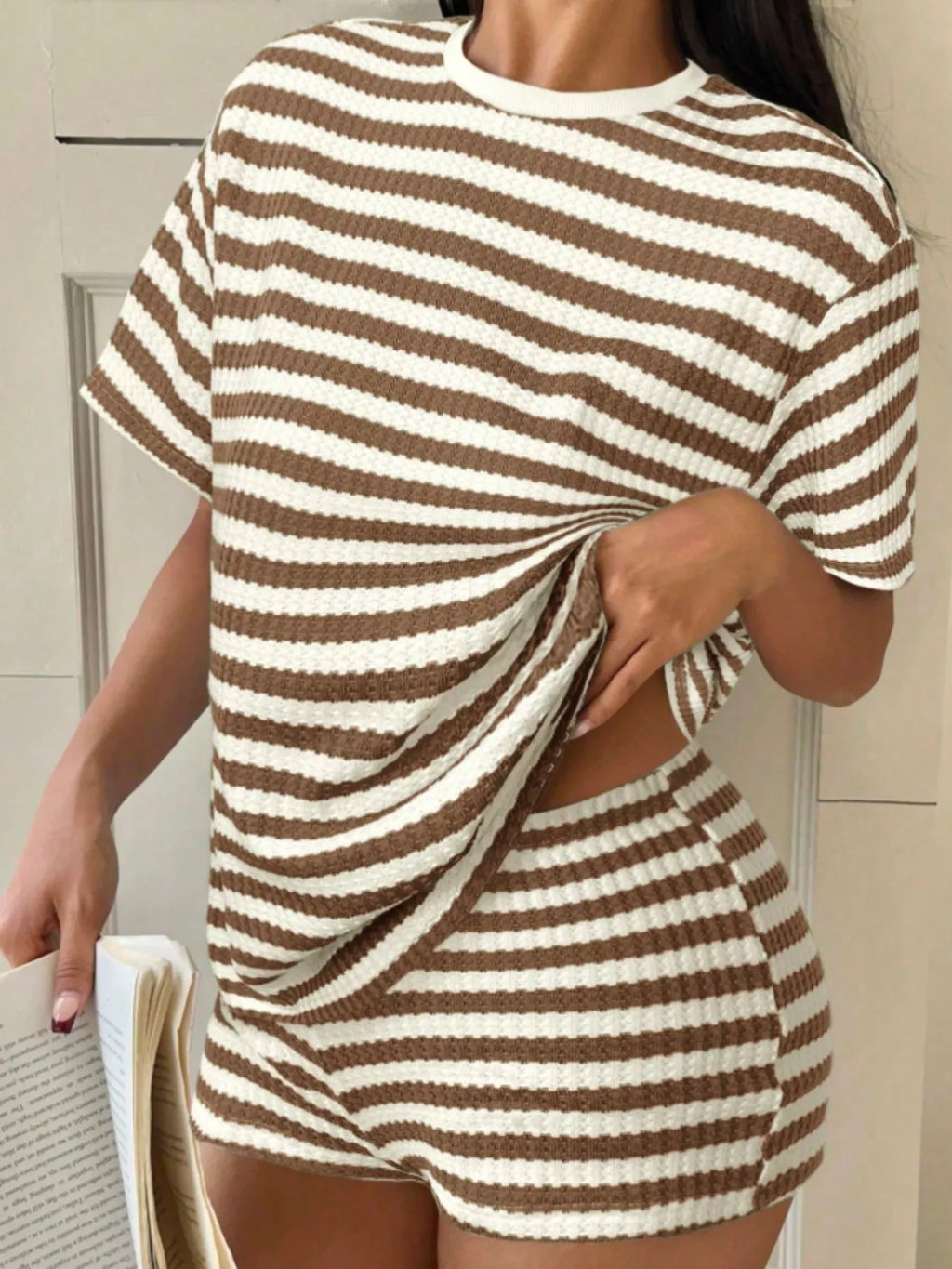 Striped Round Neck Top Shorts Set (3)