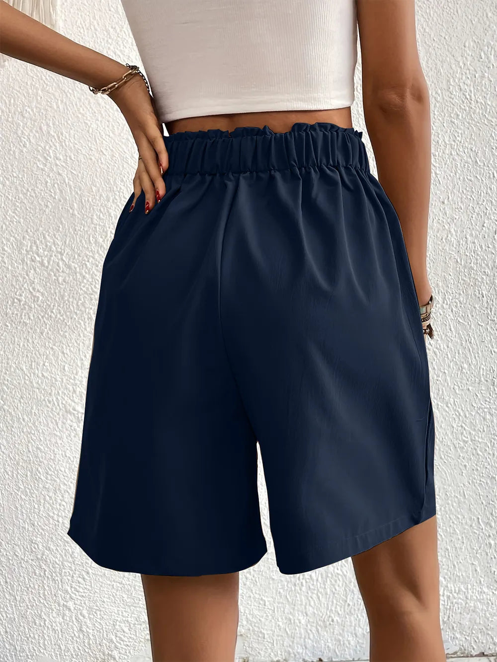 Pocketed Half Elastic Waist Shorts (7)