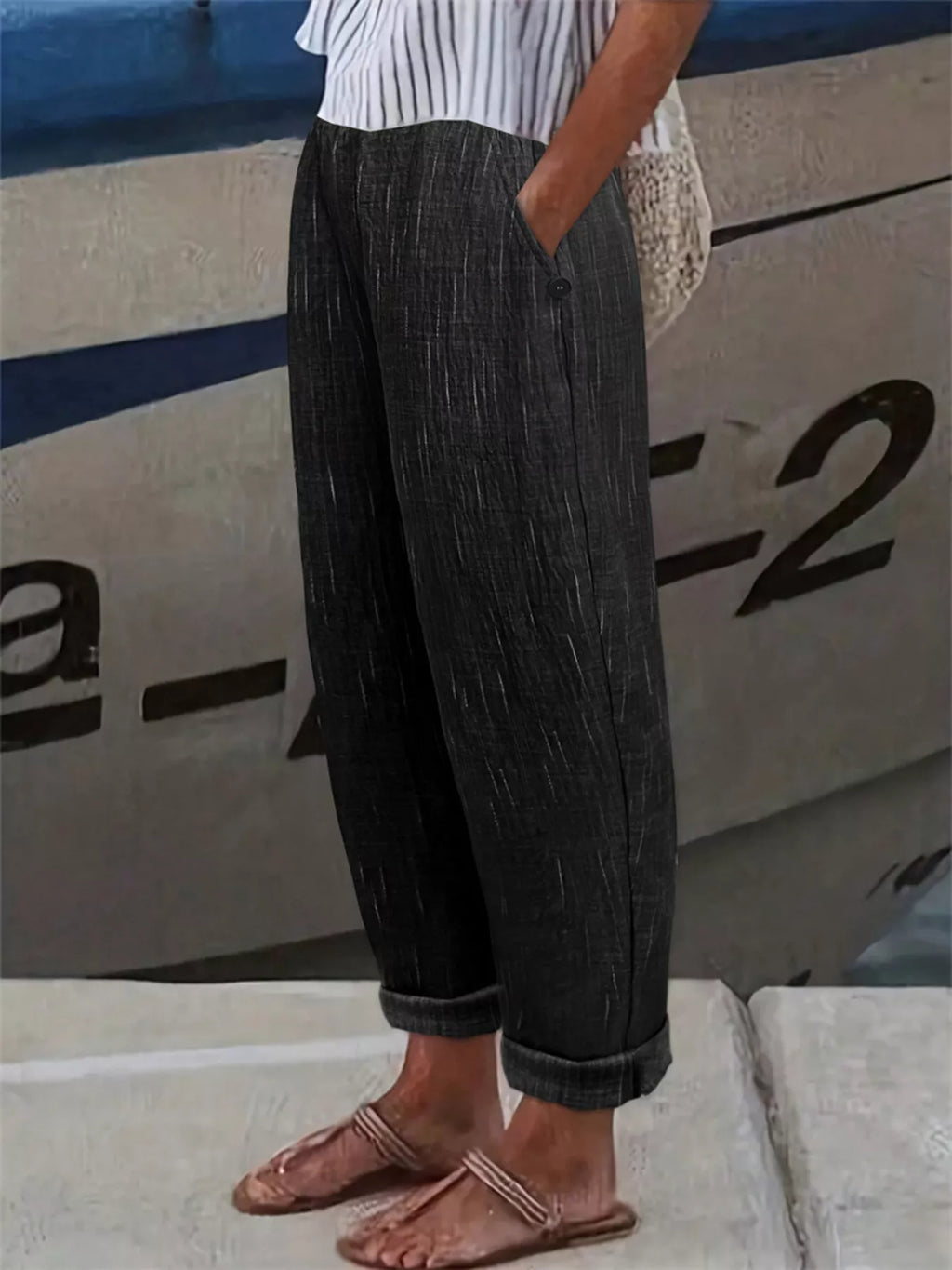 Loose Fit Cropped Pants (2)