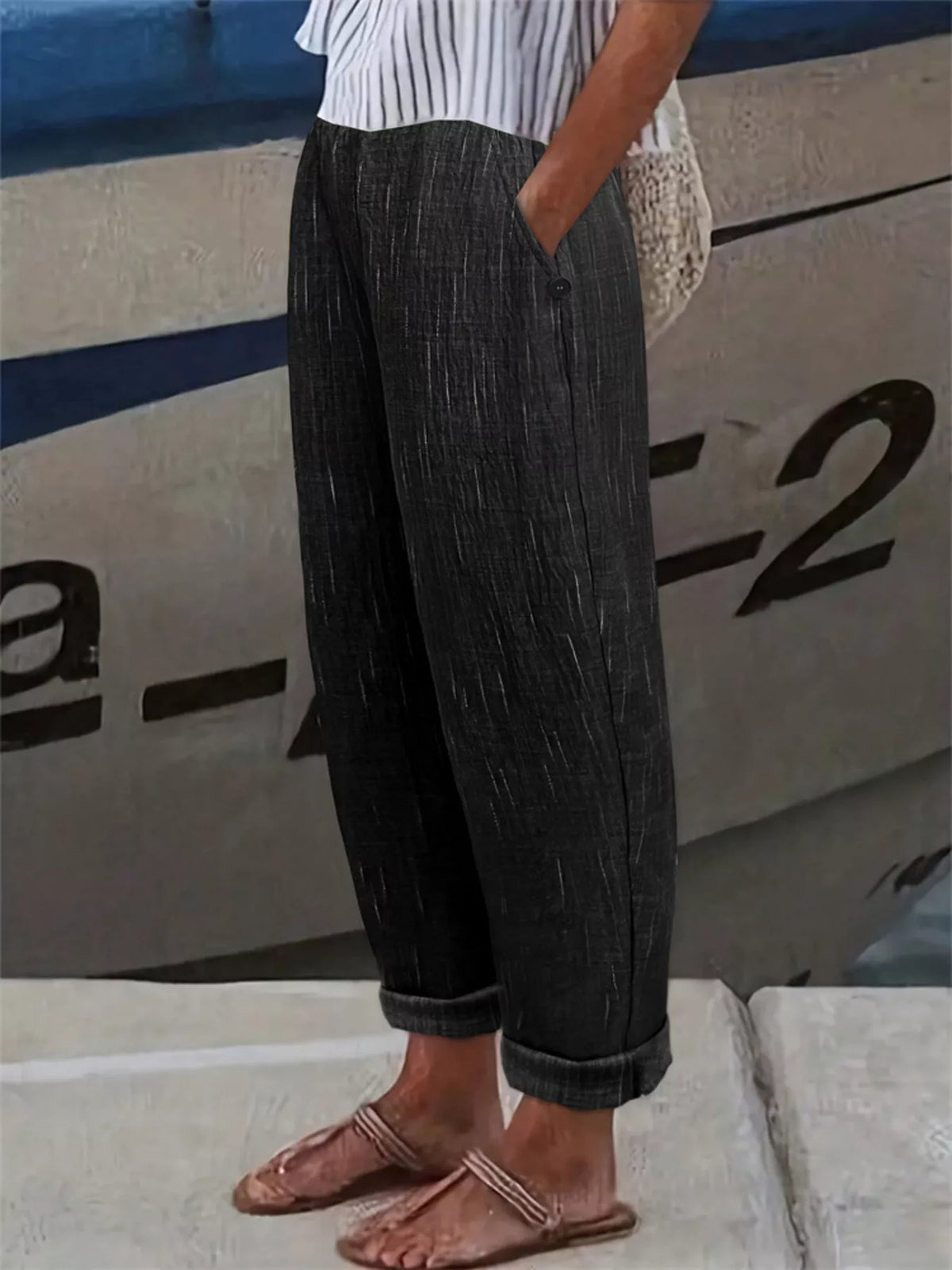 Loose Fit Cropped Pants (2)