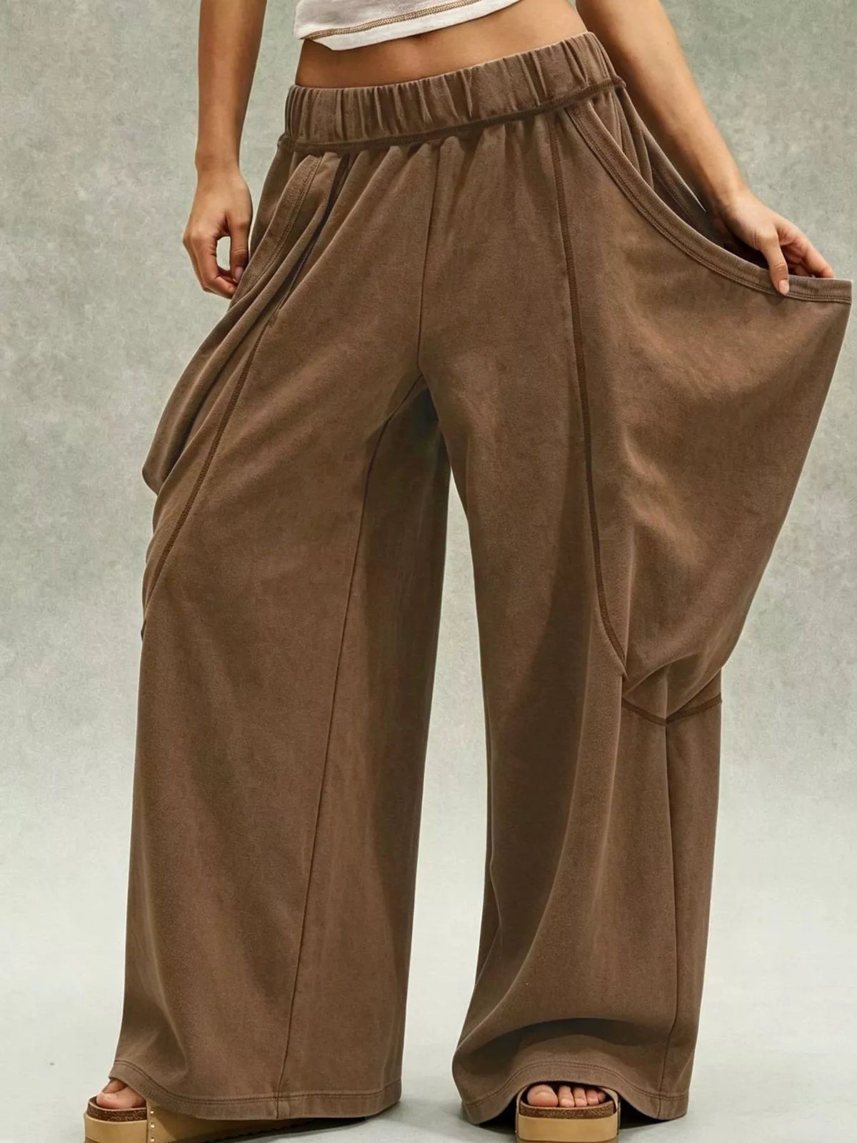 Oversized Wide-leg Cargo Pants (9)