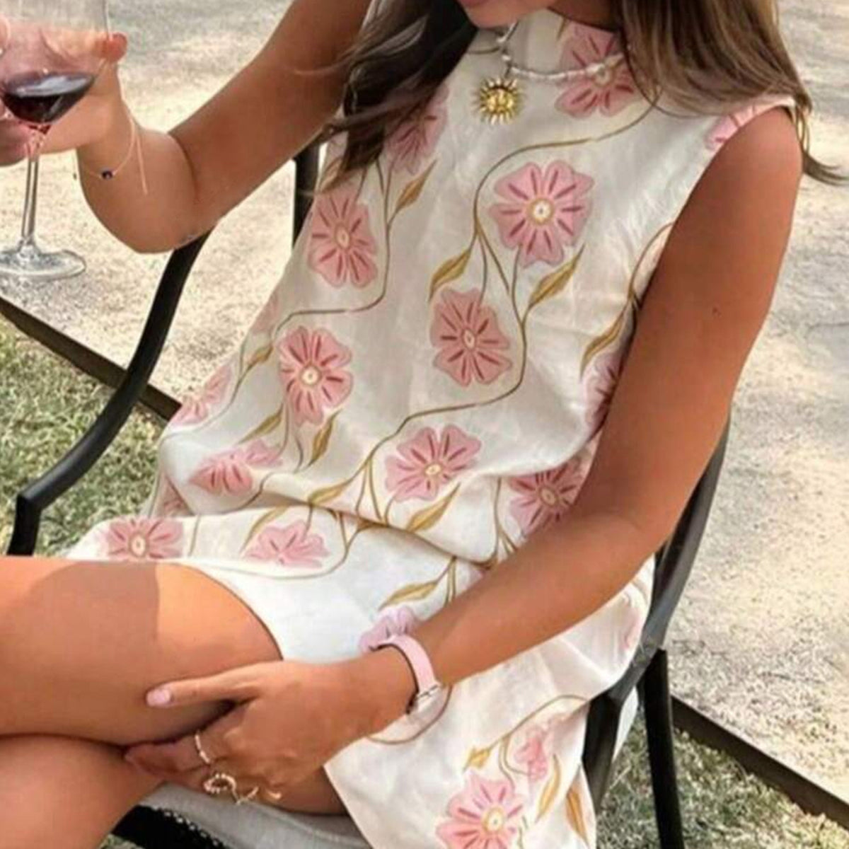 Pink Floral Round Neck Dress photo 3