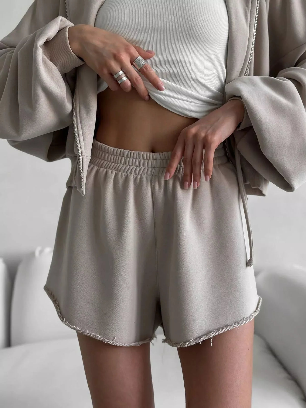 Zip Up Long Sleeve Outerwear Shorts Set (32)