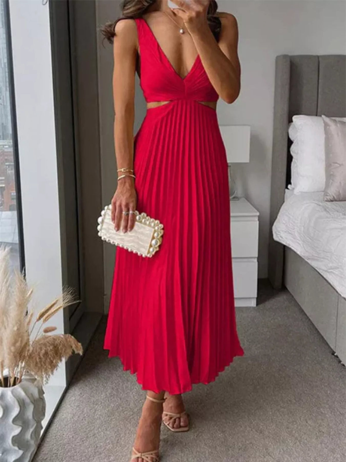 Elegant Pleated Midi Dress Cut-out Details (7)