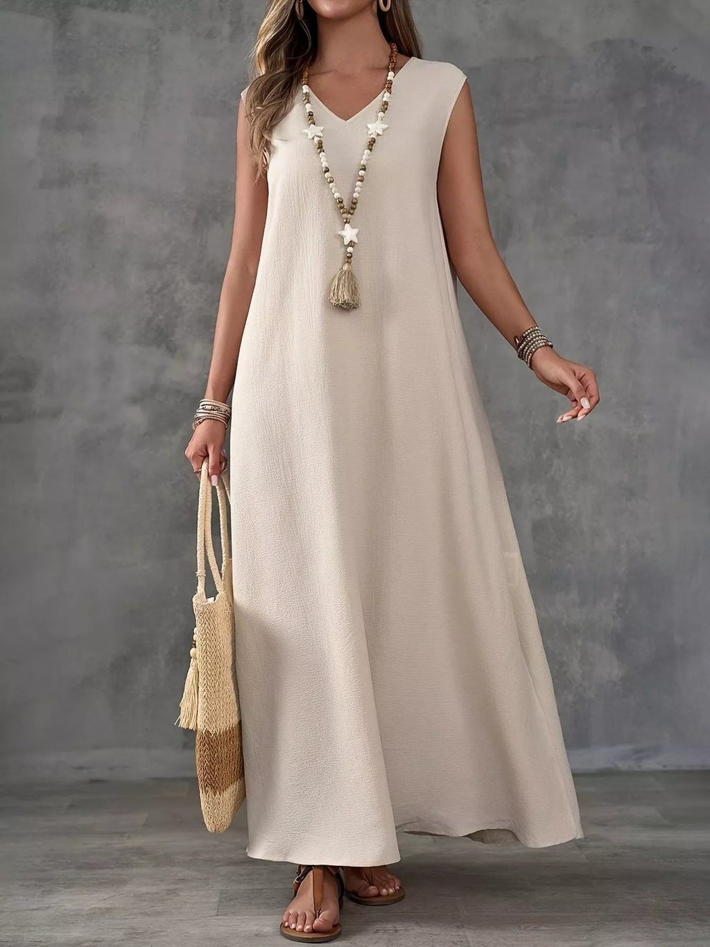 Sleeveless V-neck Side-slit Maxi Dress (2)