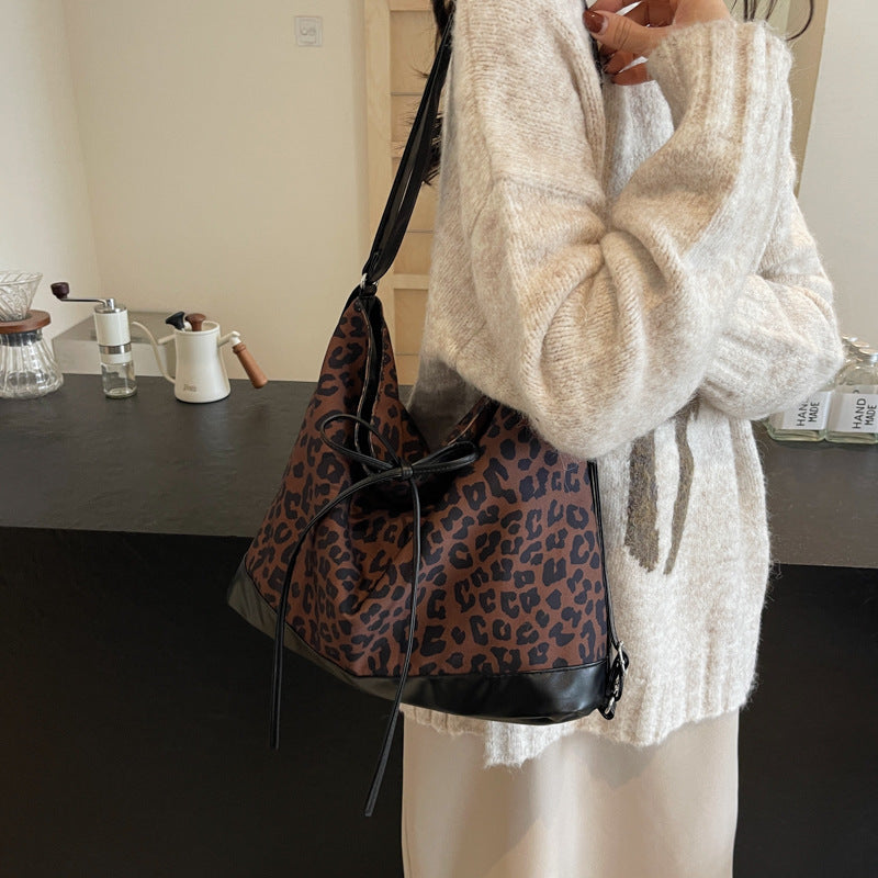 Leopard Print Large Capacity Backpack Three-purpose photo 2