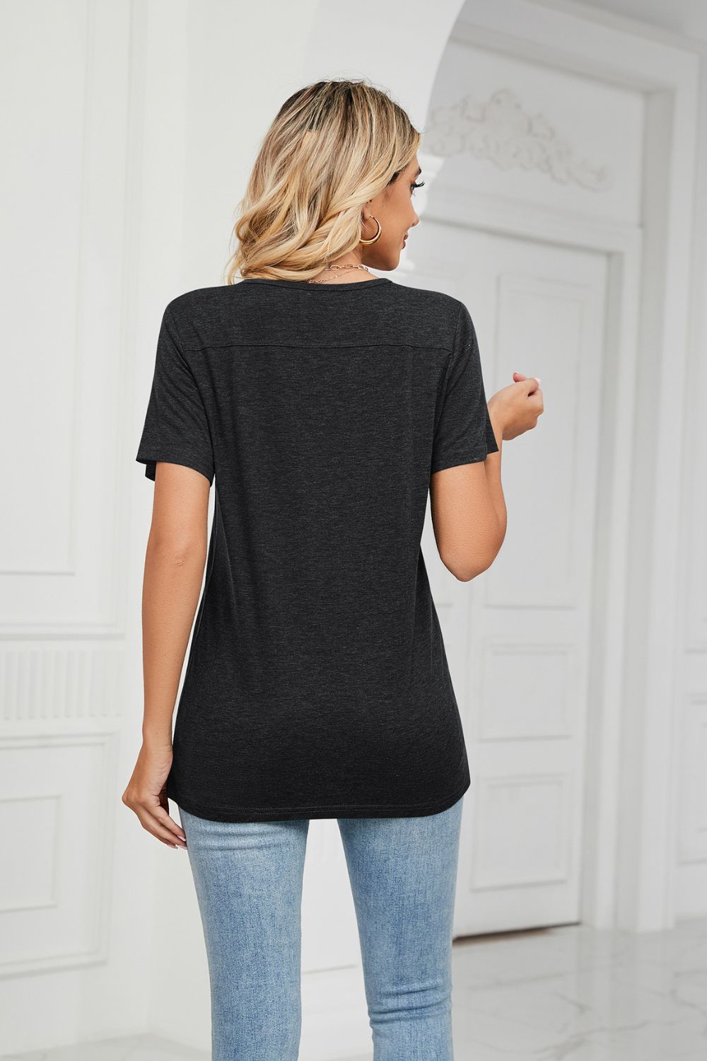Decorative Button V-neck T-shirt (12)