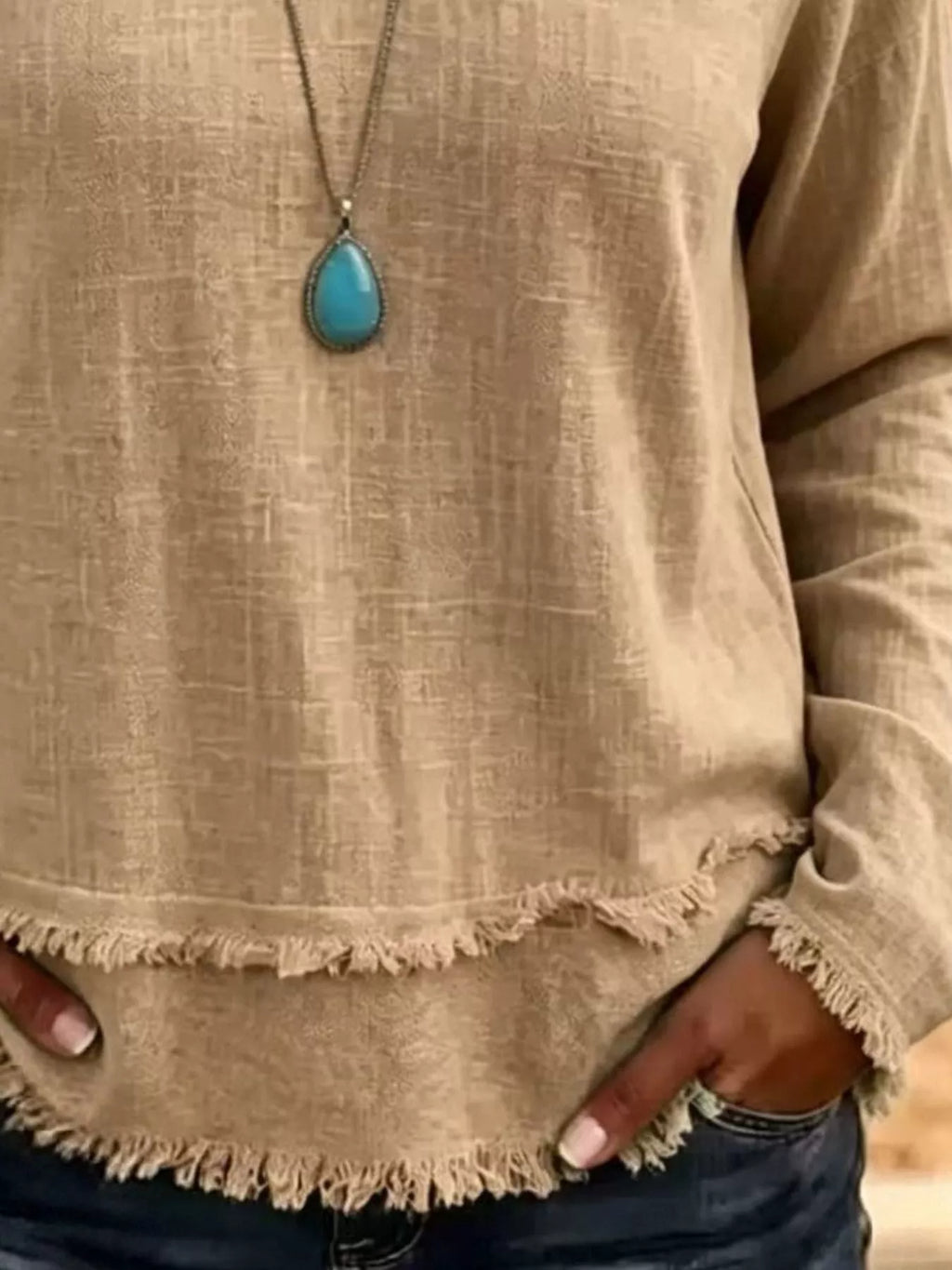 V-neck Frayed Hem Long Sleeve T-shirt (3)