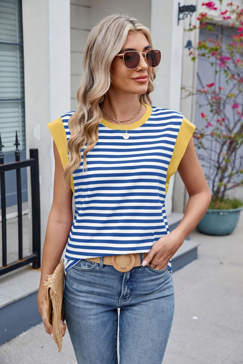 Contrast Striped Round Neck T-shirt (3)
