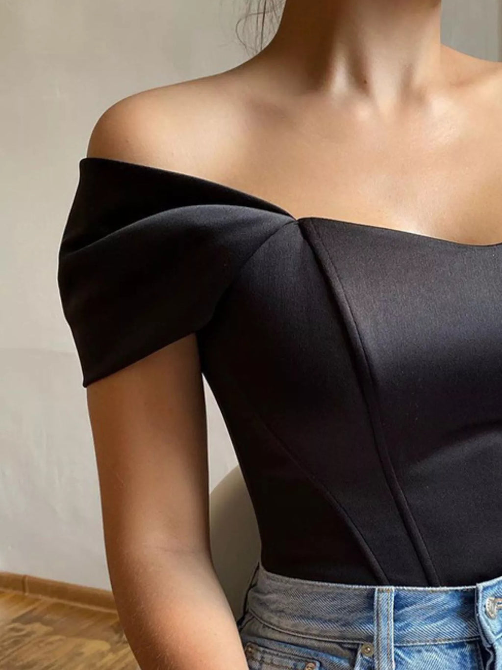 Off-shoulder Short Sleeve Blouse (9)