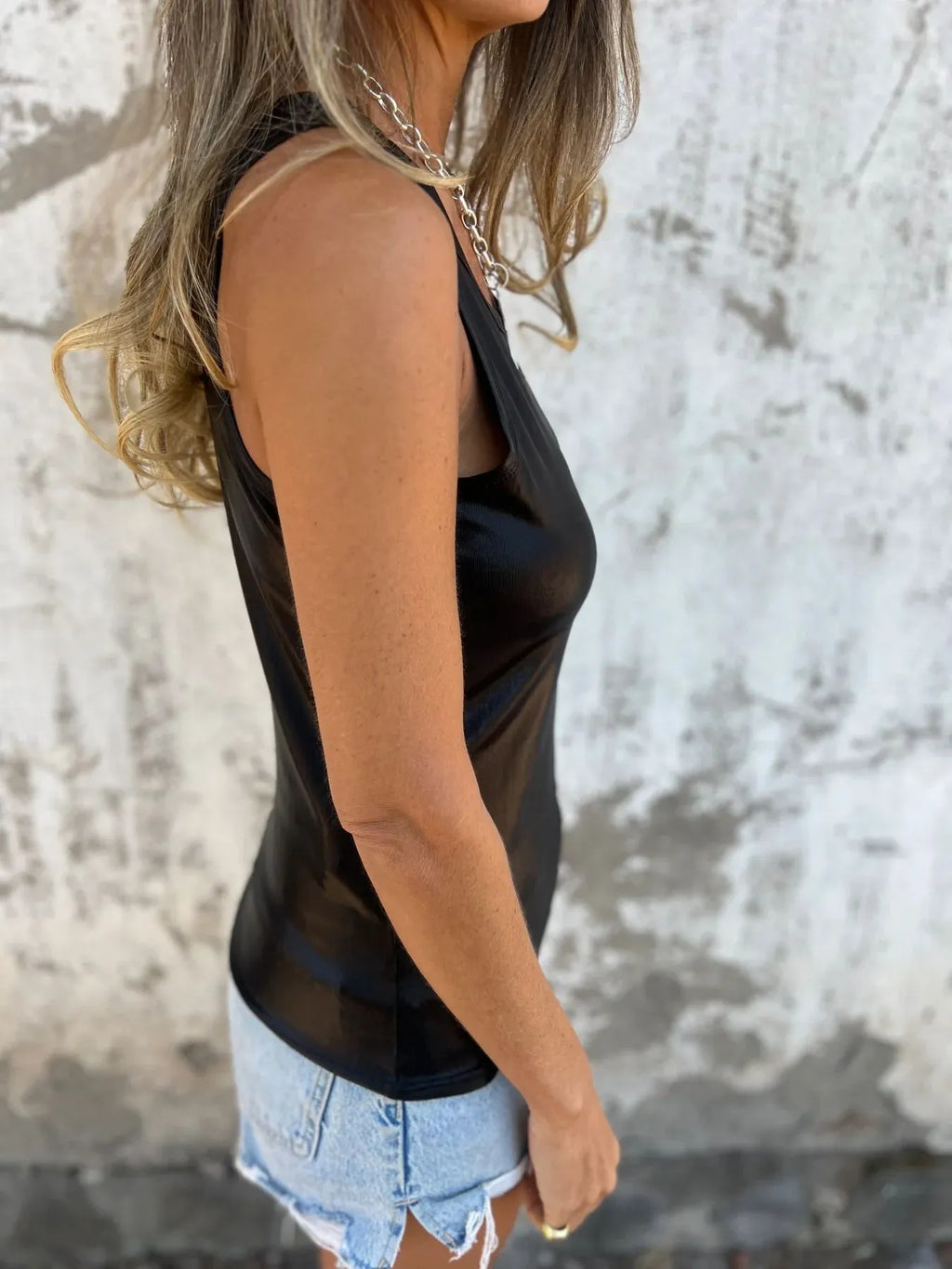 Full Size Round Neck Tank Top Plus (10)