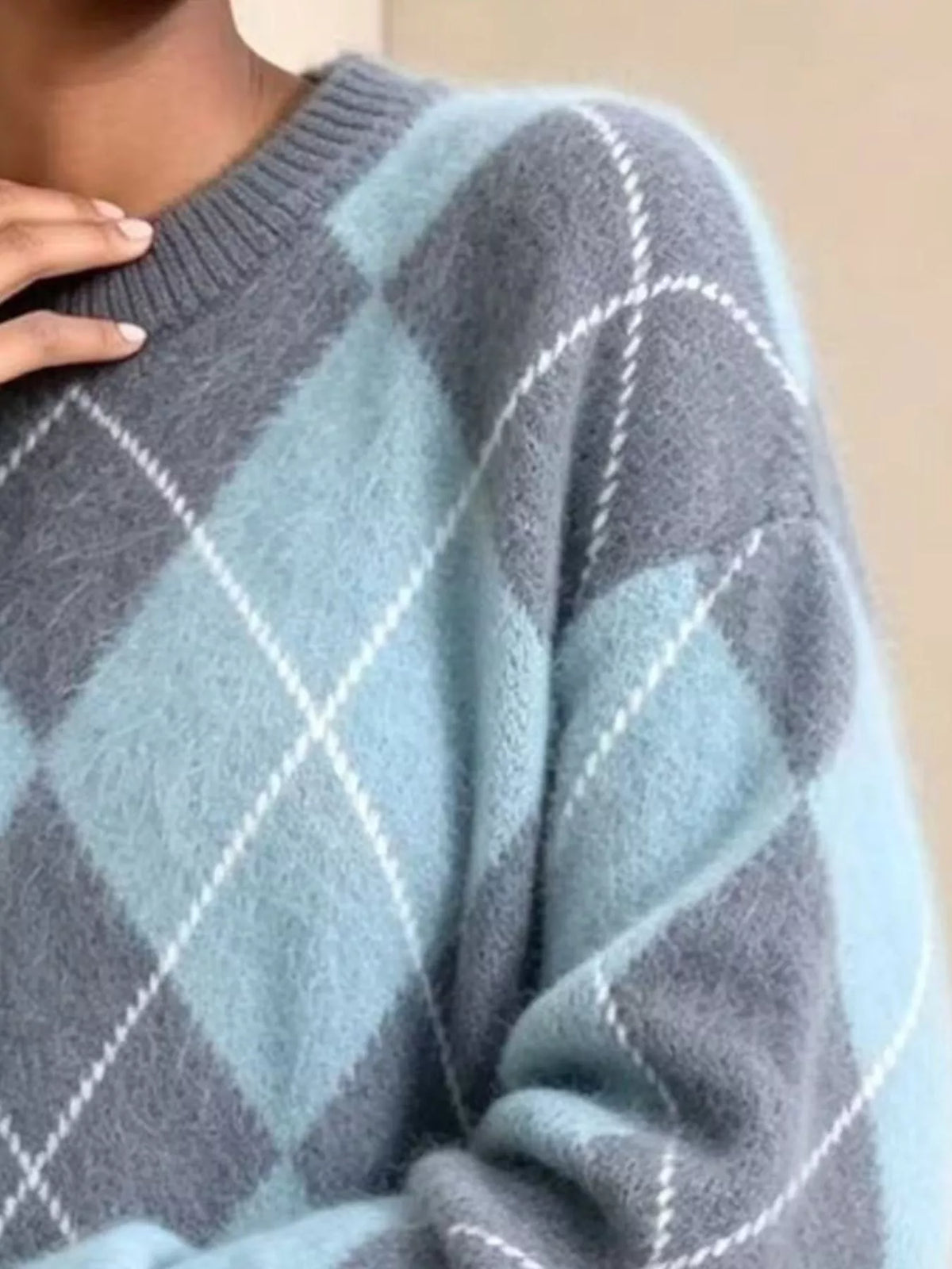 Argyle Pattern Fuzzy Knit Sweater (15)