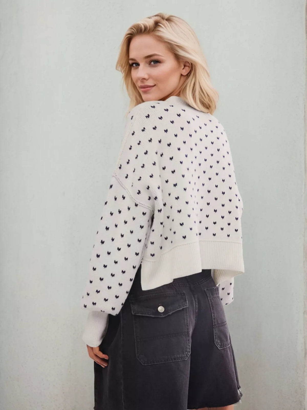Heart-patterned Round Neck Sweater (11)