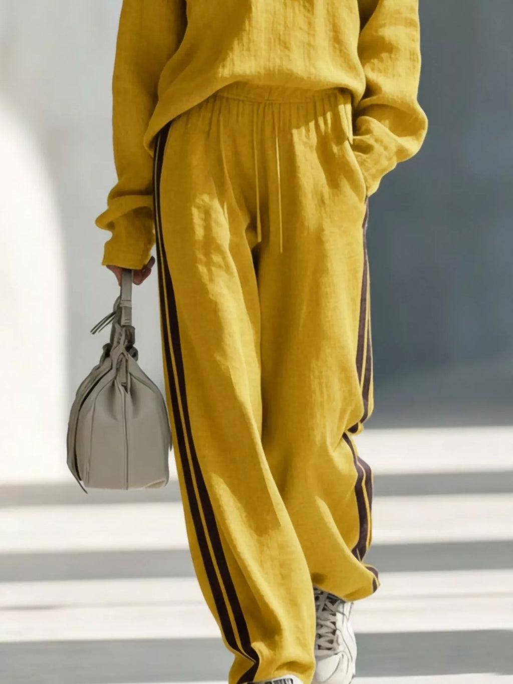Contrast V-neck Top Striped Pants Set (9)