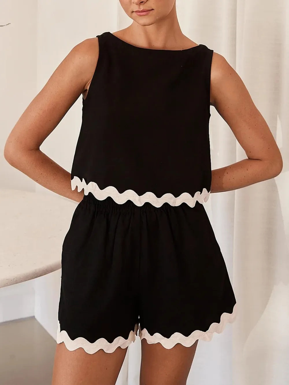 Contrast Trim Round Neck Top Shorts Set (8)