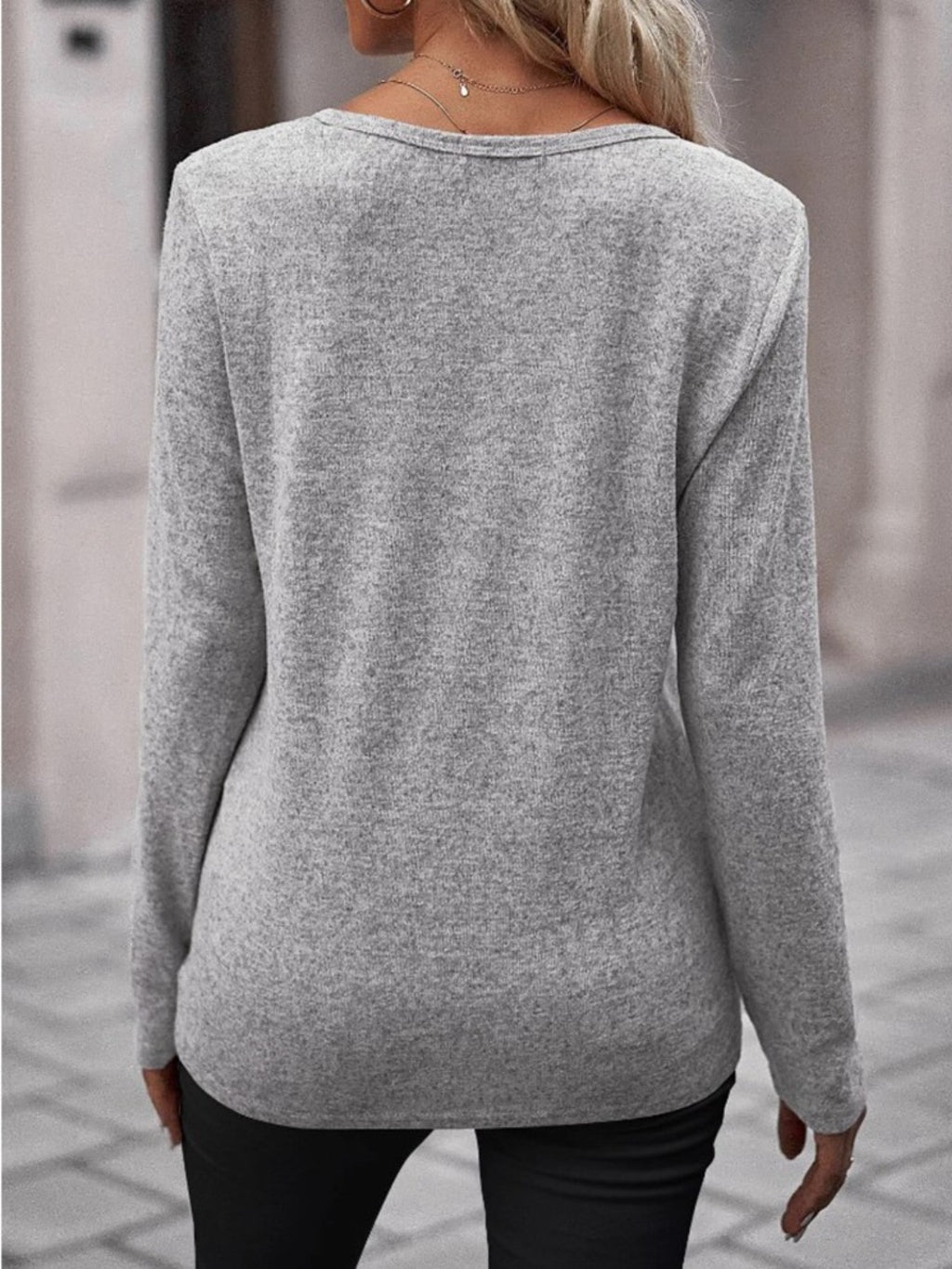 Round Neck Buttoned Long Sleeve T-shirt (2)