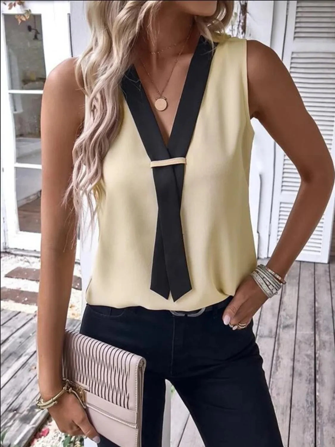 Full Size V-neck Contrast Tank Plus (2)