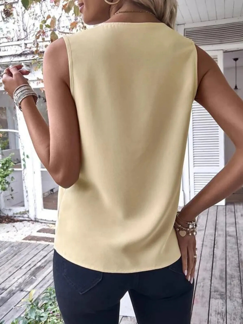 Full Size V-neck Contrast Tank Plus (5)