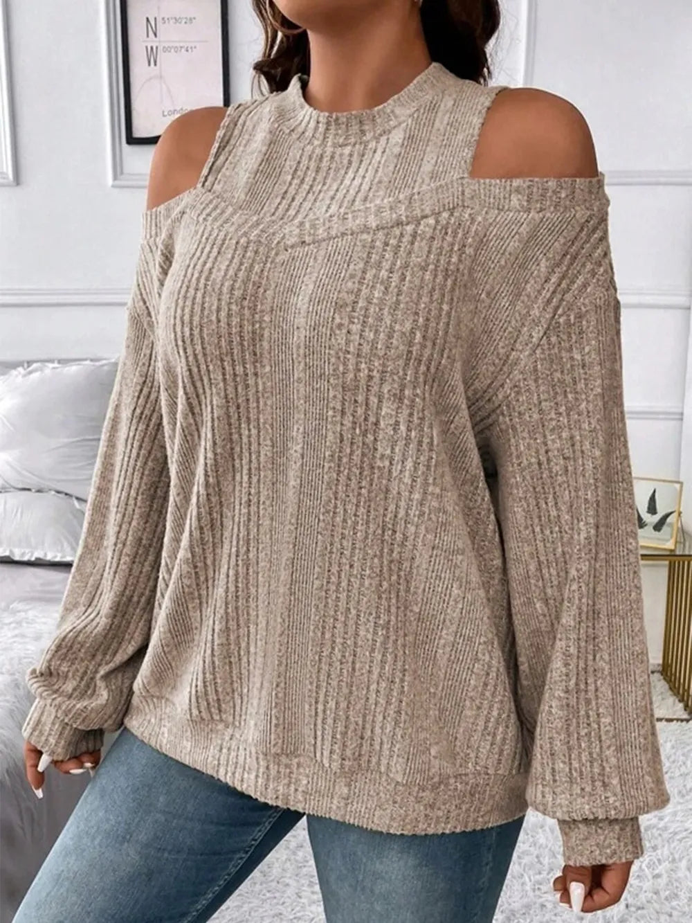 Round Neck Cold Shoulder Sweater (2)