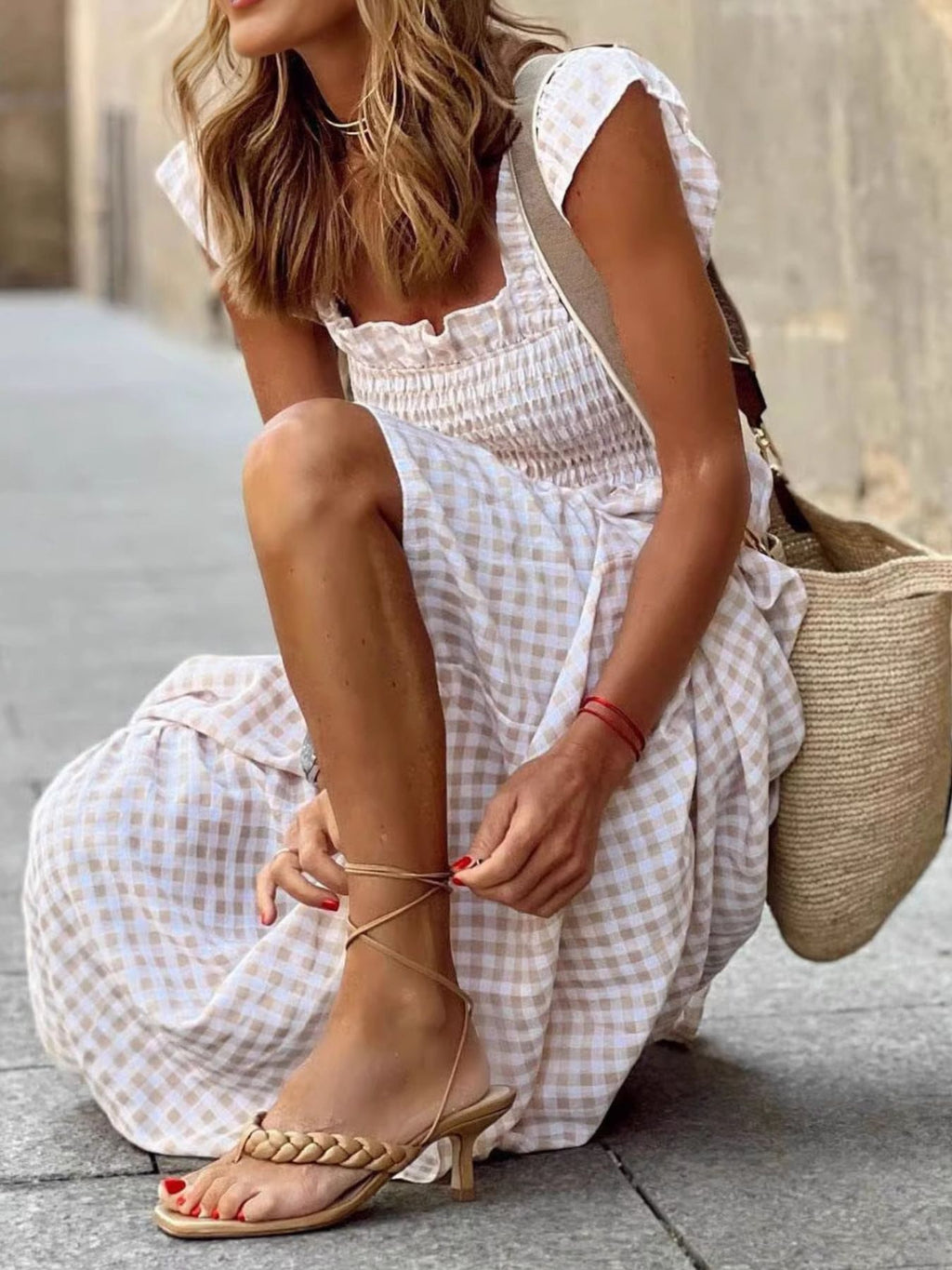 Ruffled Sleeveless Gingham Midi Dress (9)
