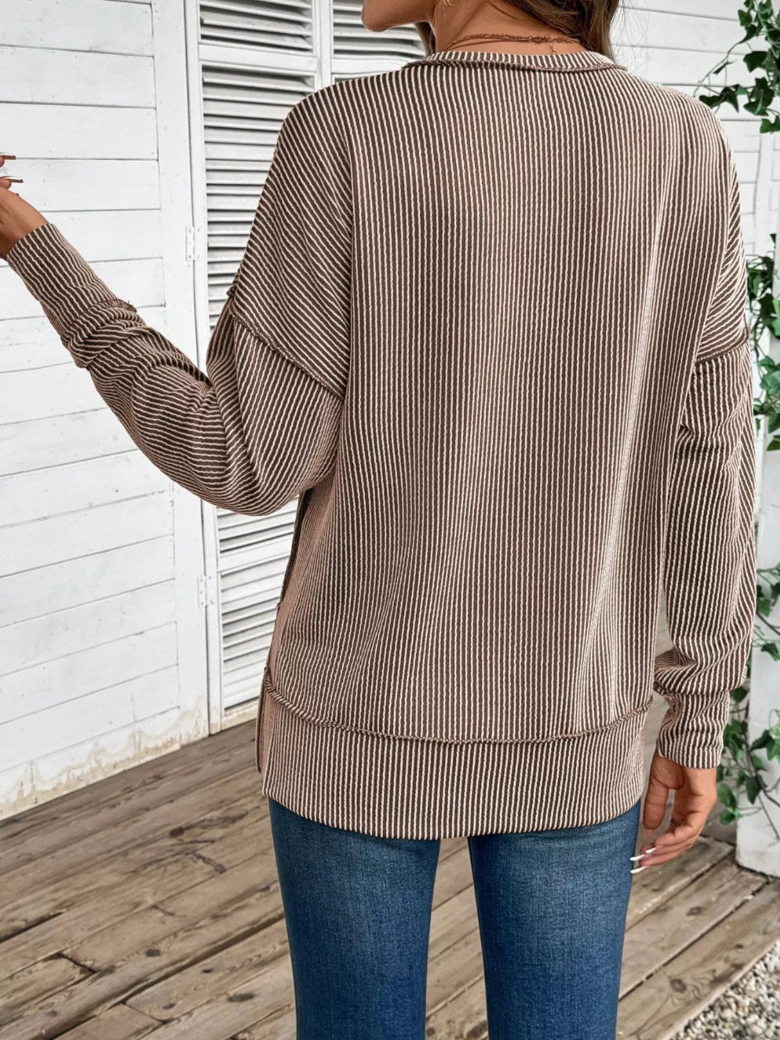 Side Slit Round Neck Sweatshirt (21)