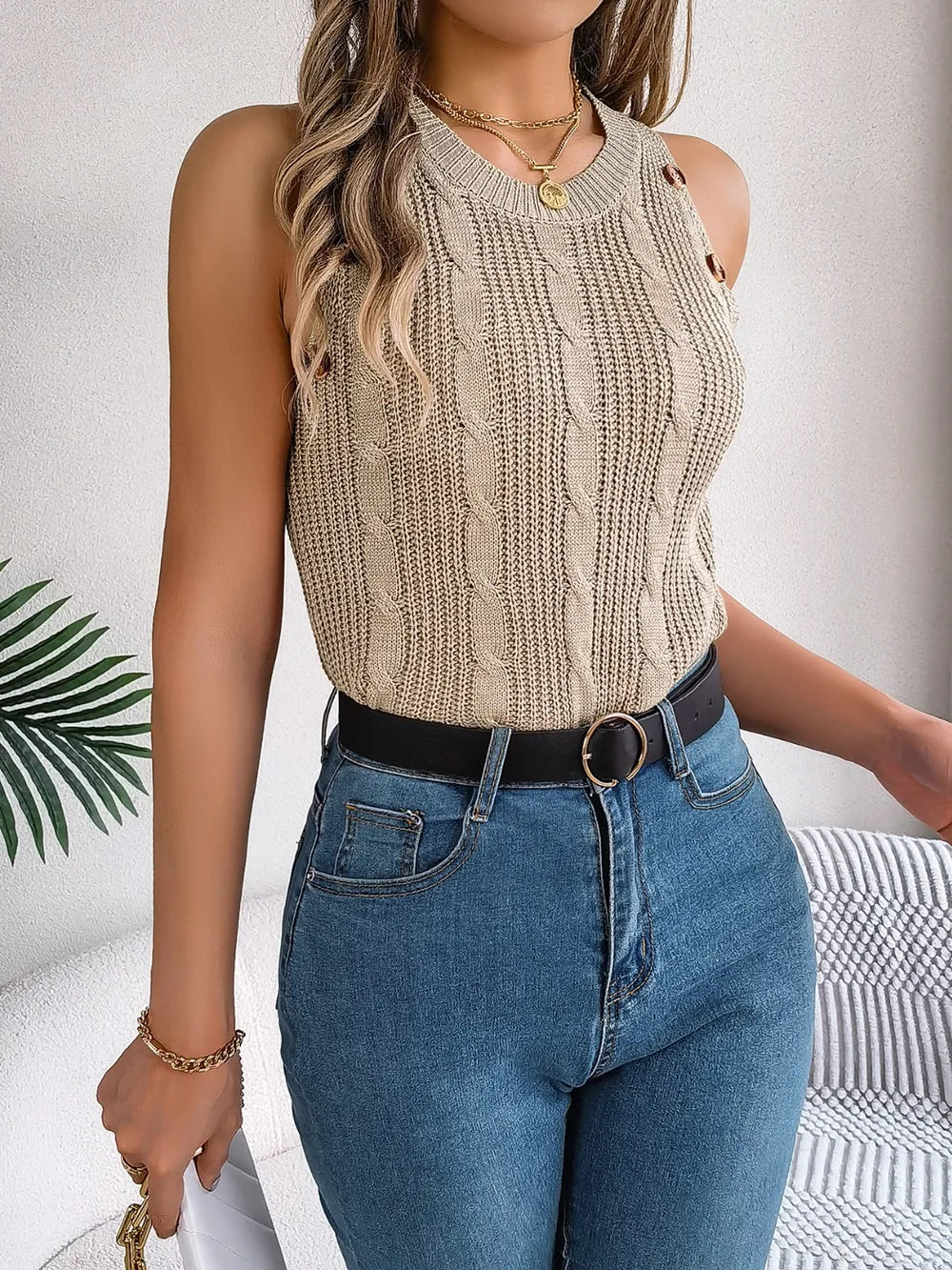Cable-knit Round Neck Vest