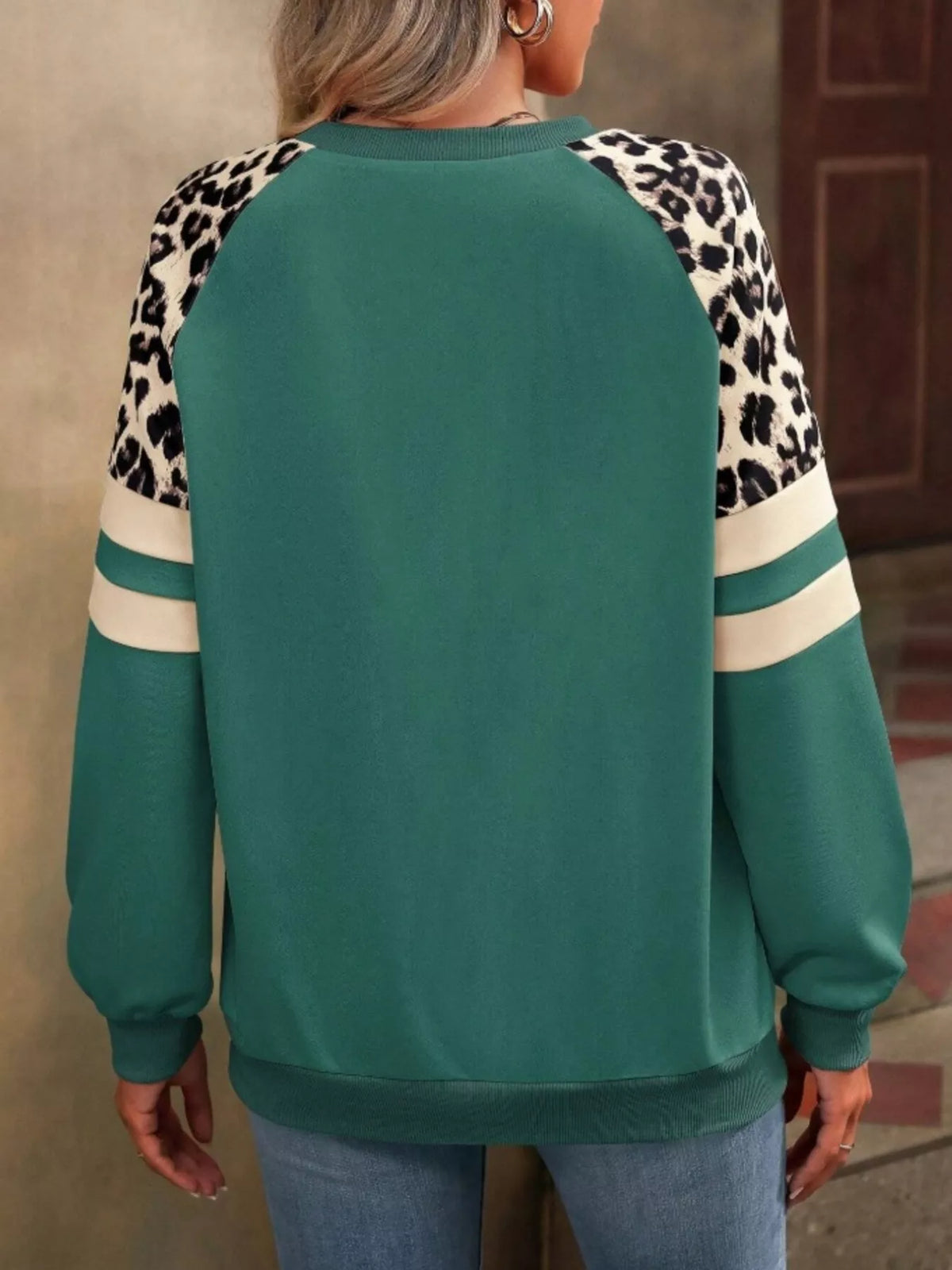 Leopard Round Neck Raglan Sleeve Sweatshirt (35)