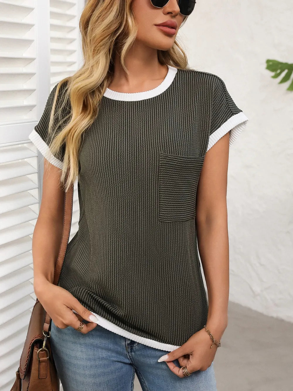 Contrast Trim Round Neck Short Sleeve T-shirt (8)