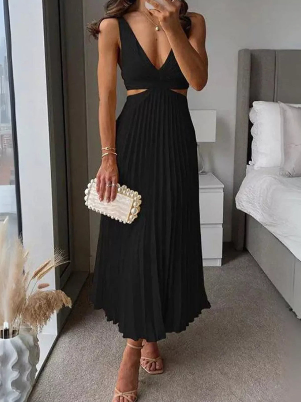 Elegant Pleated Midi Dress Cut-out Details (4)
