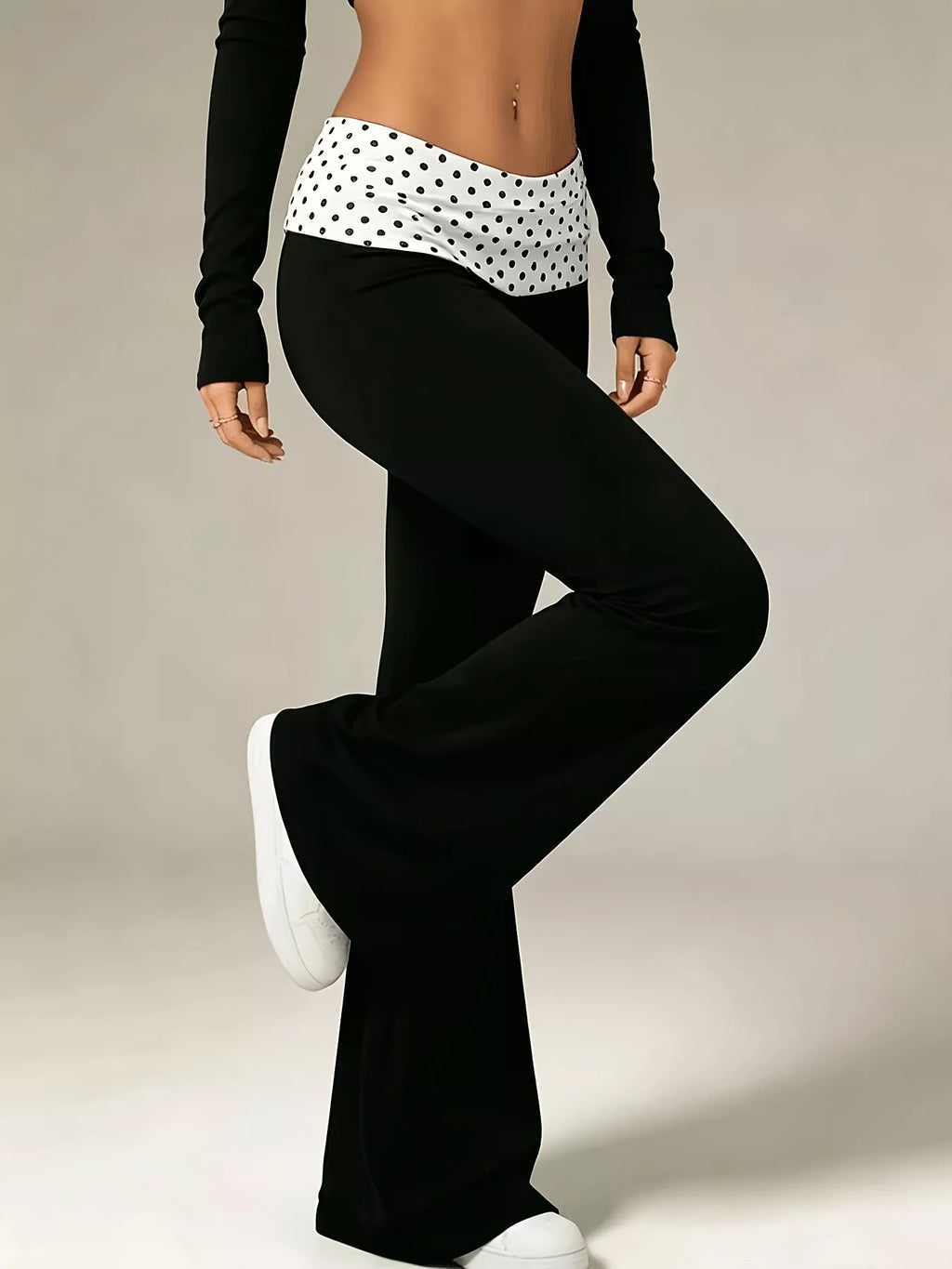High-waisted Polka Dot Flare Pants (2)